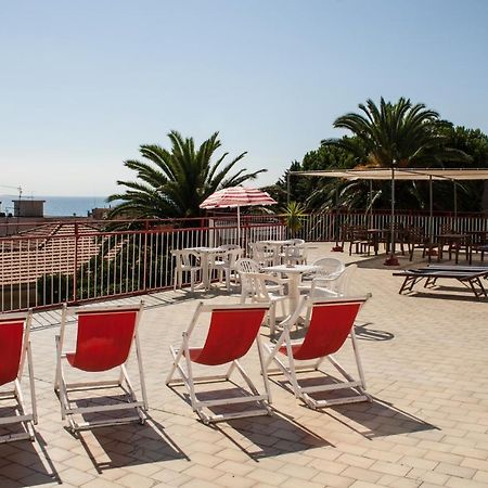 Casa Per Ferie Raggio Di Sole Bed & Breakfast Ceriale Exterior photo